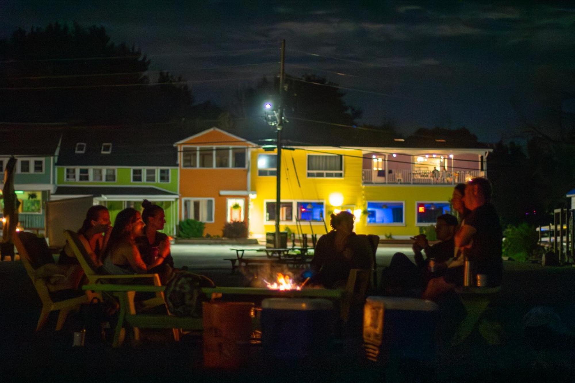 Hotel Wolfe Island Marysville Esterno foto